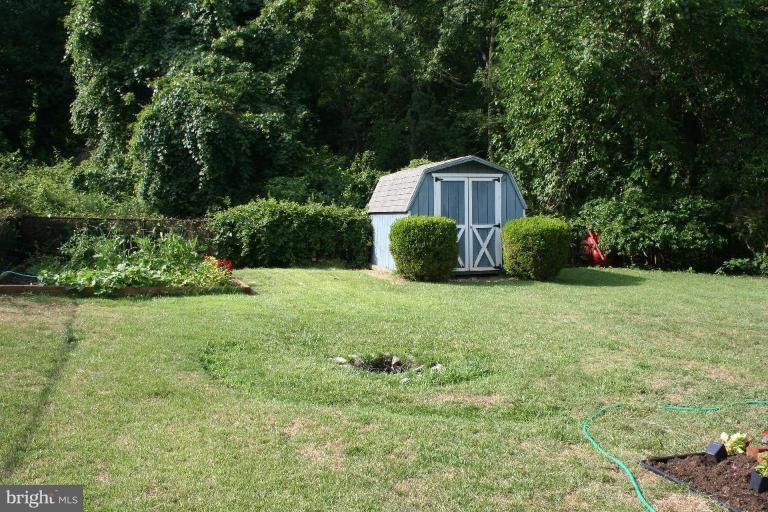 4318 Ridge Avenue Halethorpe, MD 21227 - Photo 26 of 29 Back yard