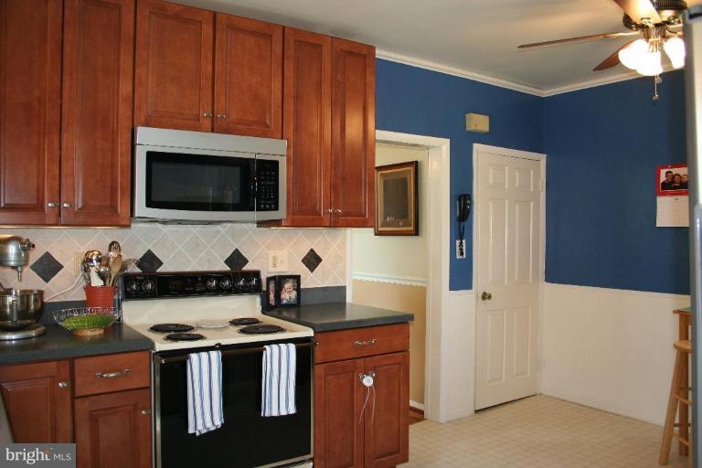4318 Ridge Avenue Halethorpe, MD 21227 - Photo 10 of 29 Kitchen
