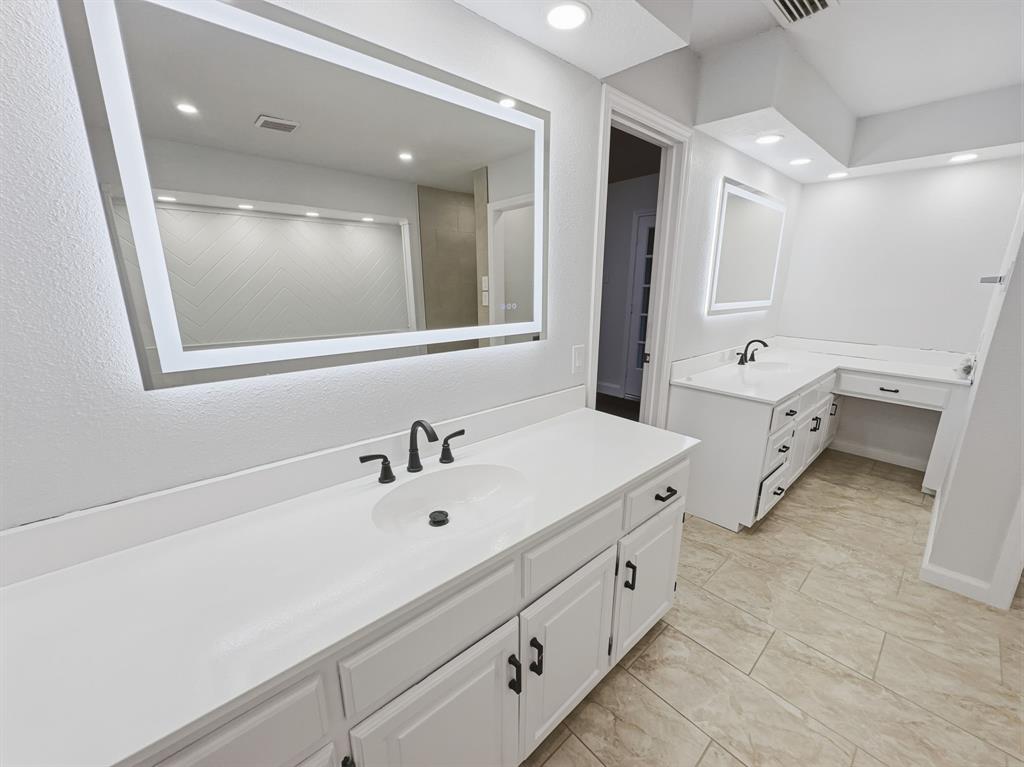 2409 Castle Street Irving, TX 75038 - Photo 16 of 32