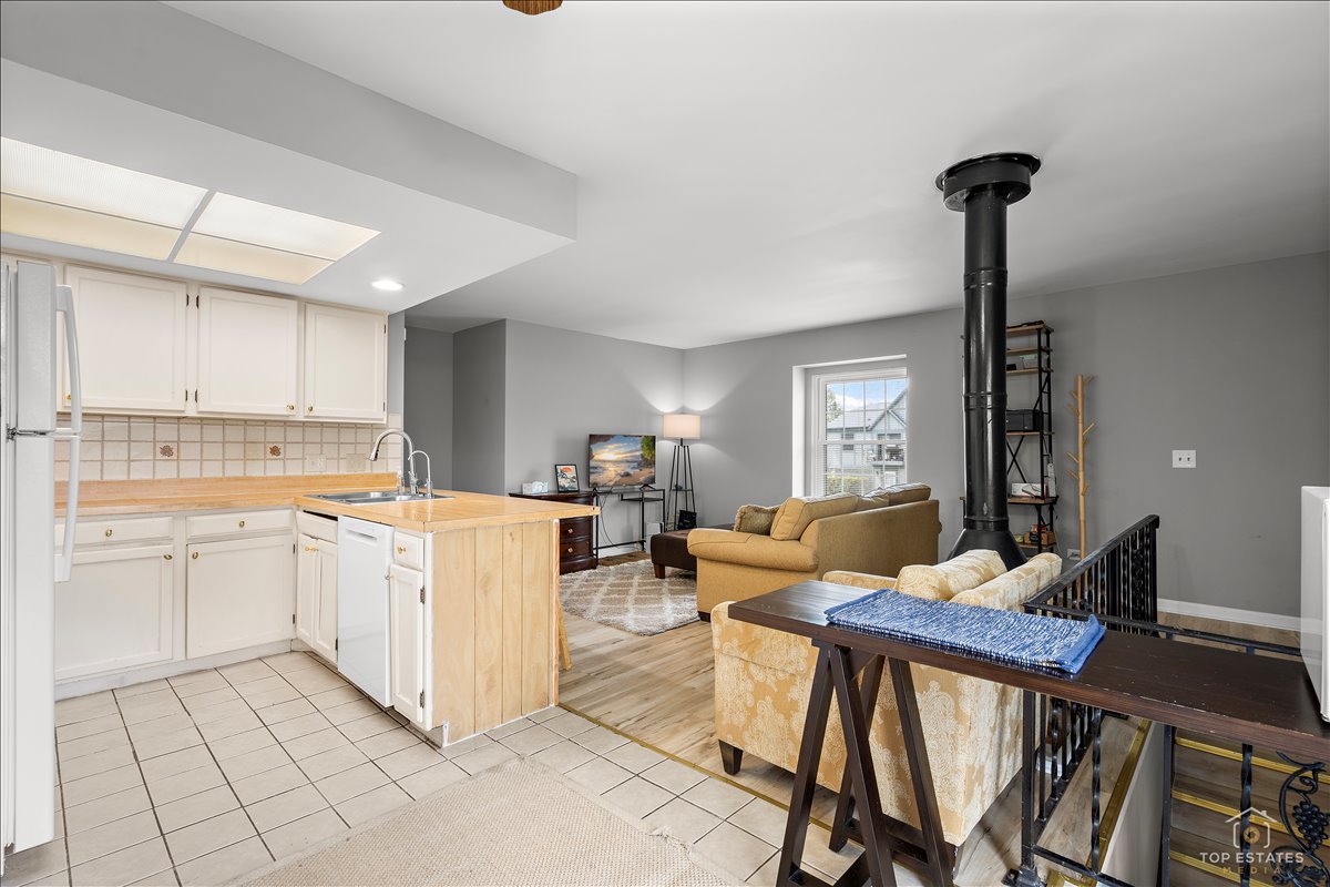 1228 Inverrary Lane, Unit 21D Palatine, IL 60074 - Photo 25 of 36