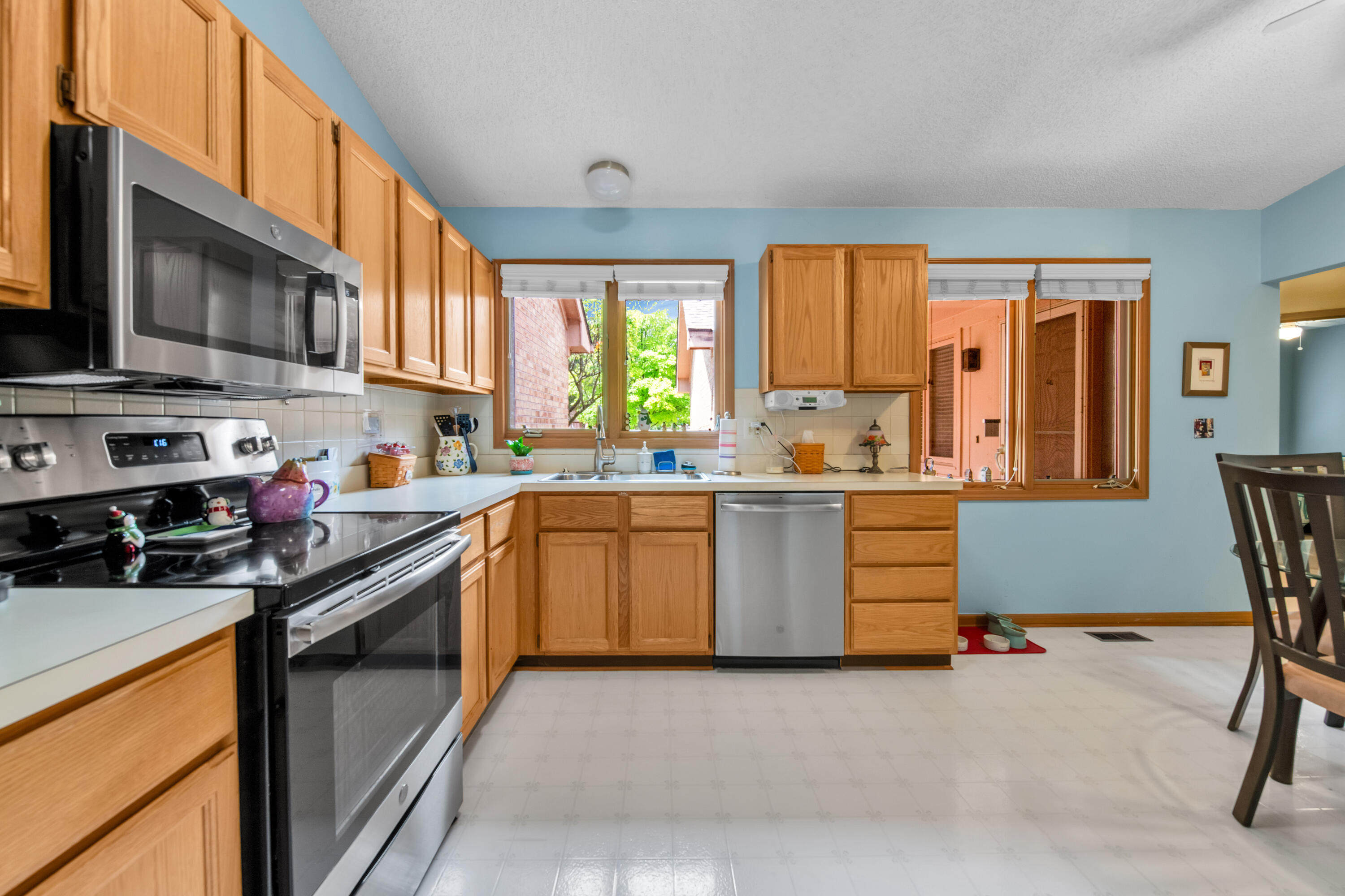 21910 River Ridge Trail Farmington, MI 48335 - Photo 18 of 30 21910 River Ridge Trail - HD Drone Phot