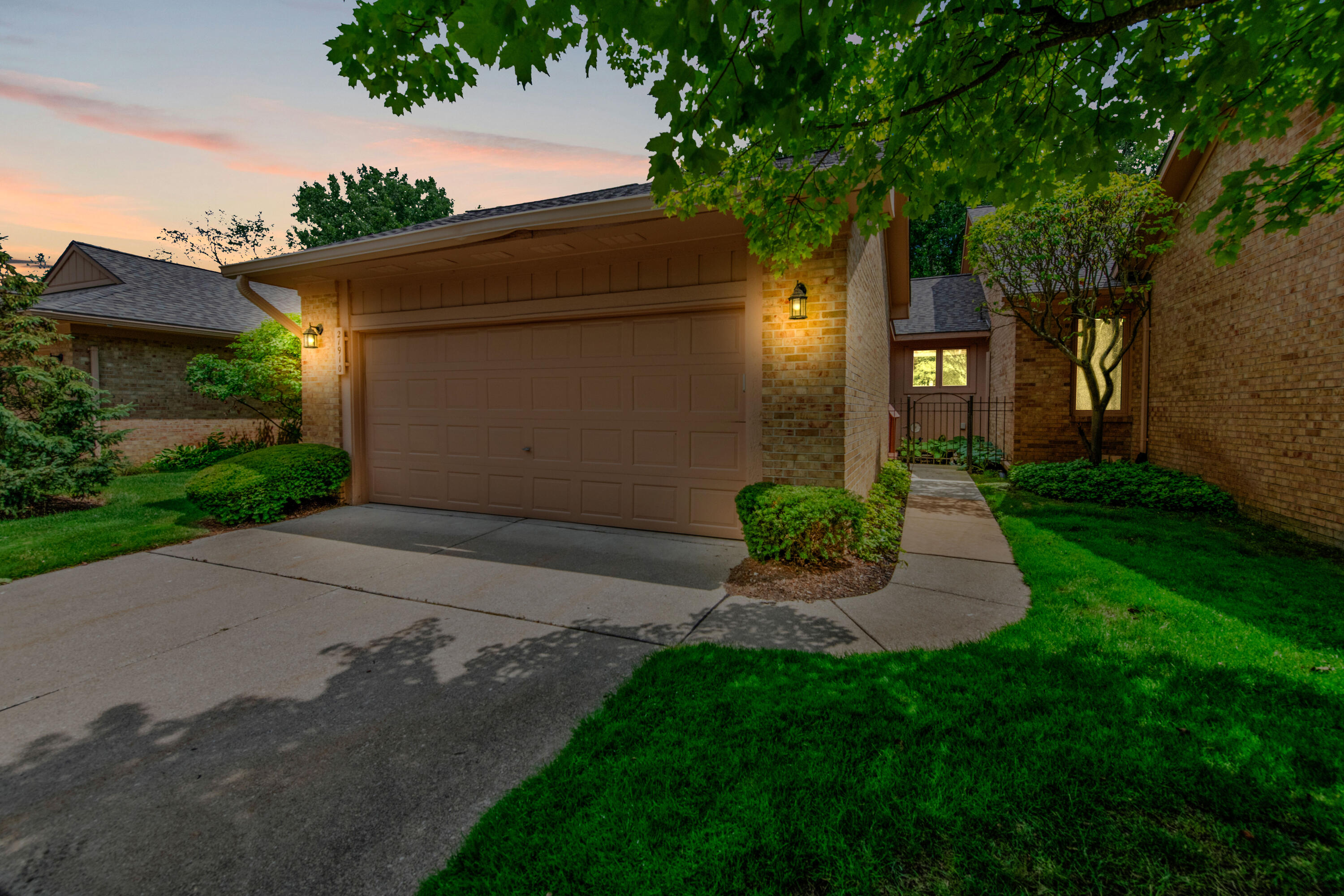 21910 River Ridge Trail Farmington, MI 48335 - Photo 5 of 30 21910 River Ridge Trail - HD Drone Phot