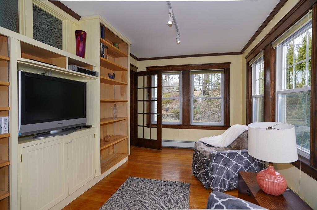 97 Ashcroft Road Medford, MA 02155 - Photo 9 of 20
