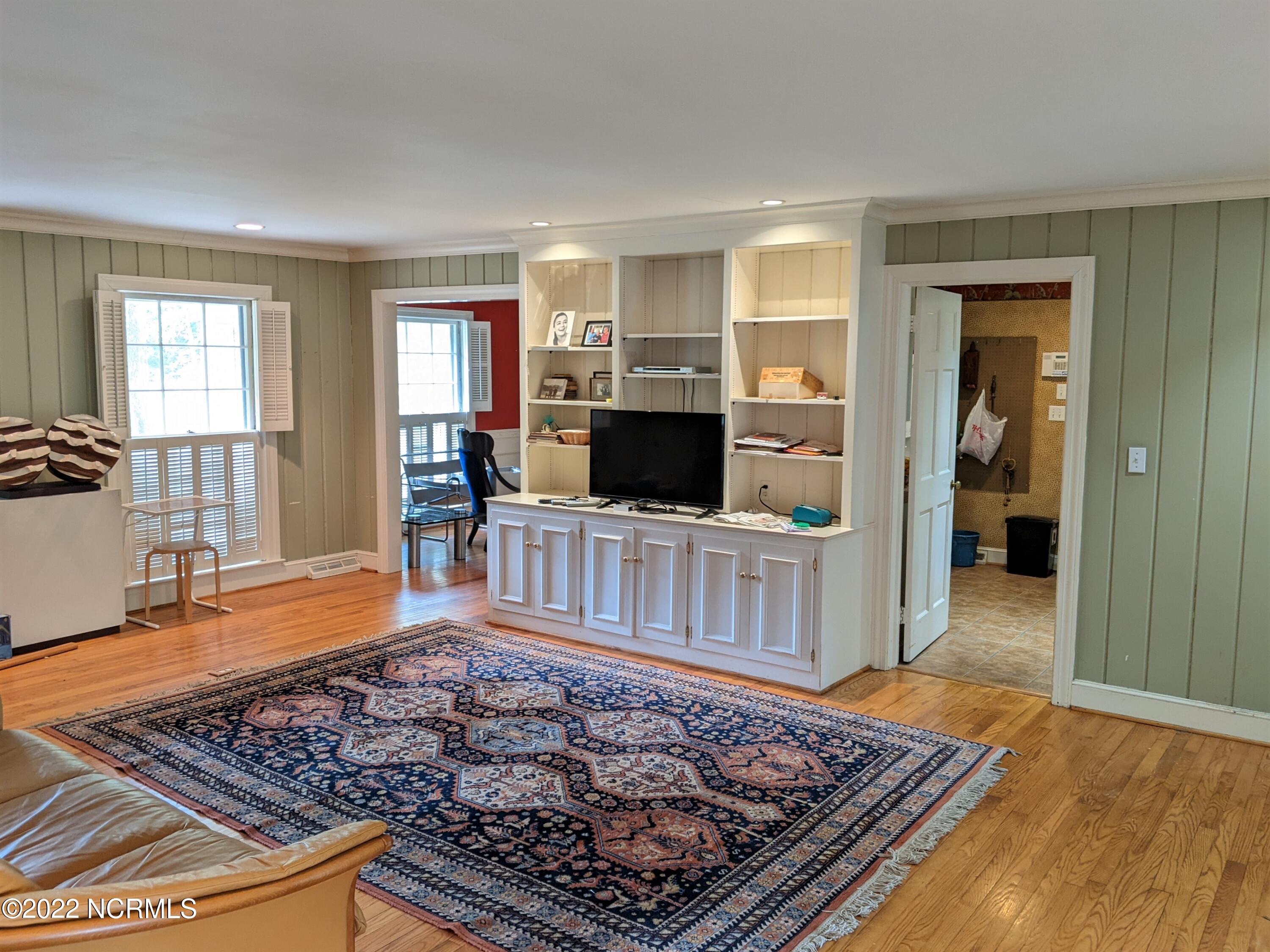 102 Crown Point Road Greenville, NC 27858 - Photo 12 of 44 Living Room