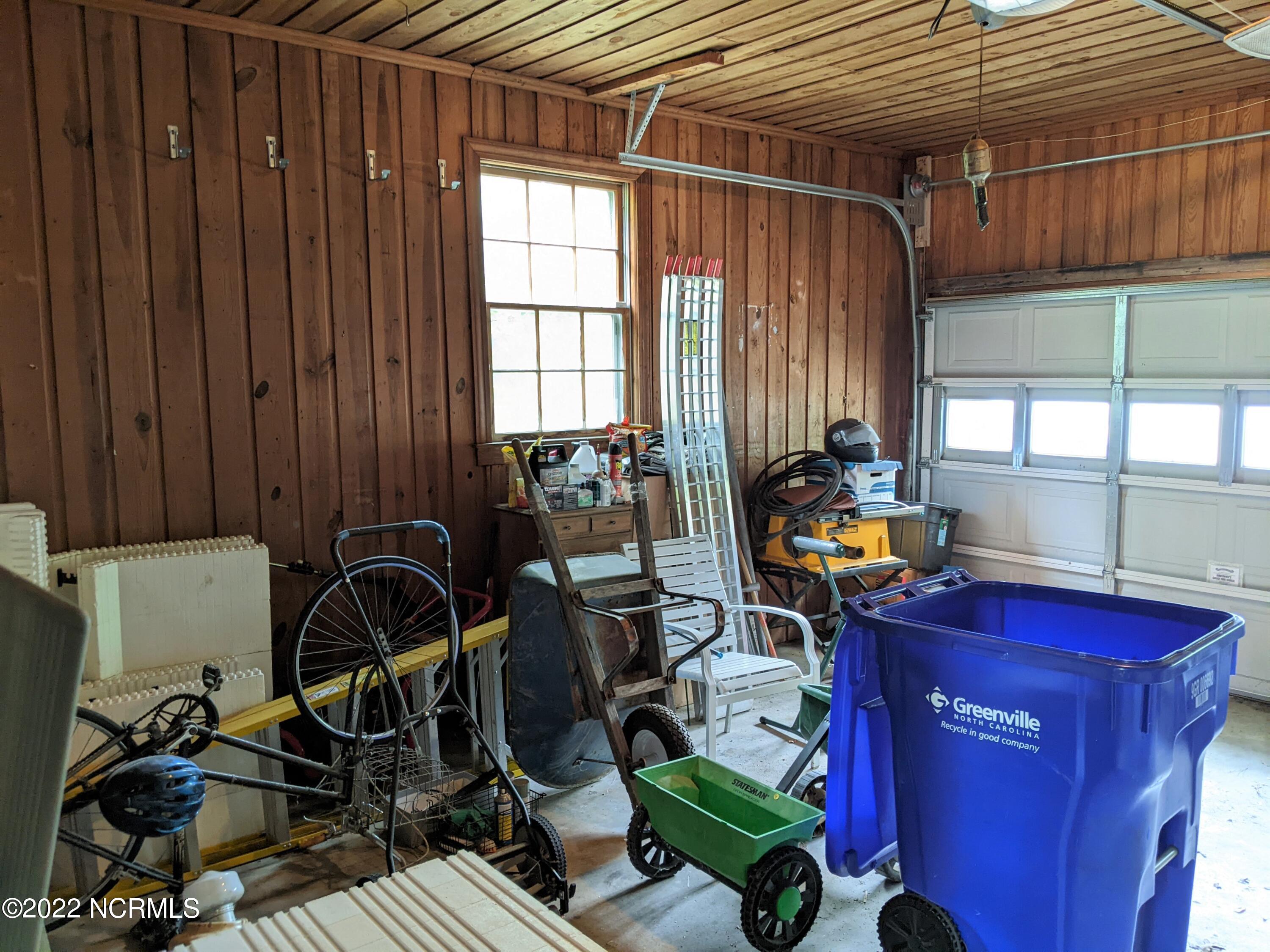 102 Crown Point Road Greenville, NC 27858 - Photo 20 of 44 Garage