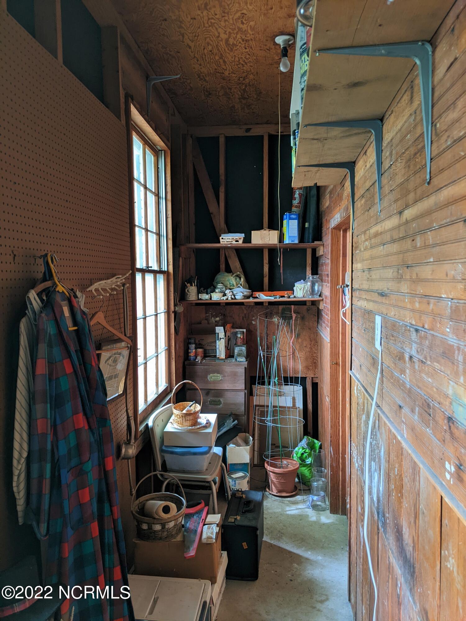 102 Crown Point Road Greenville, NC 27858 - Photo 22 of 44 Garage "nook"