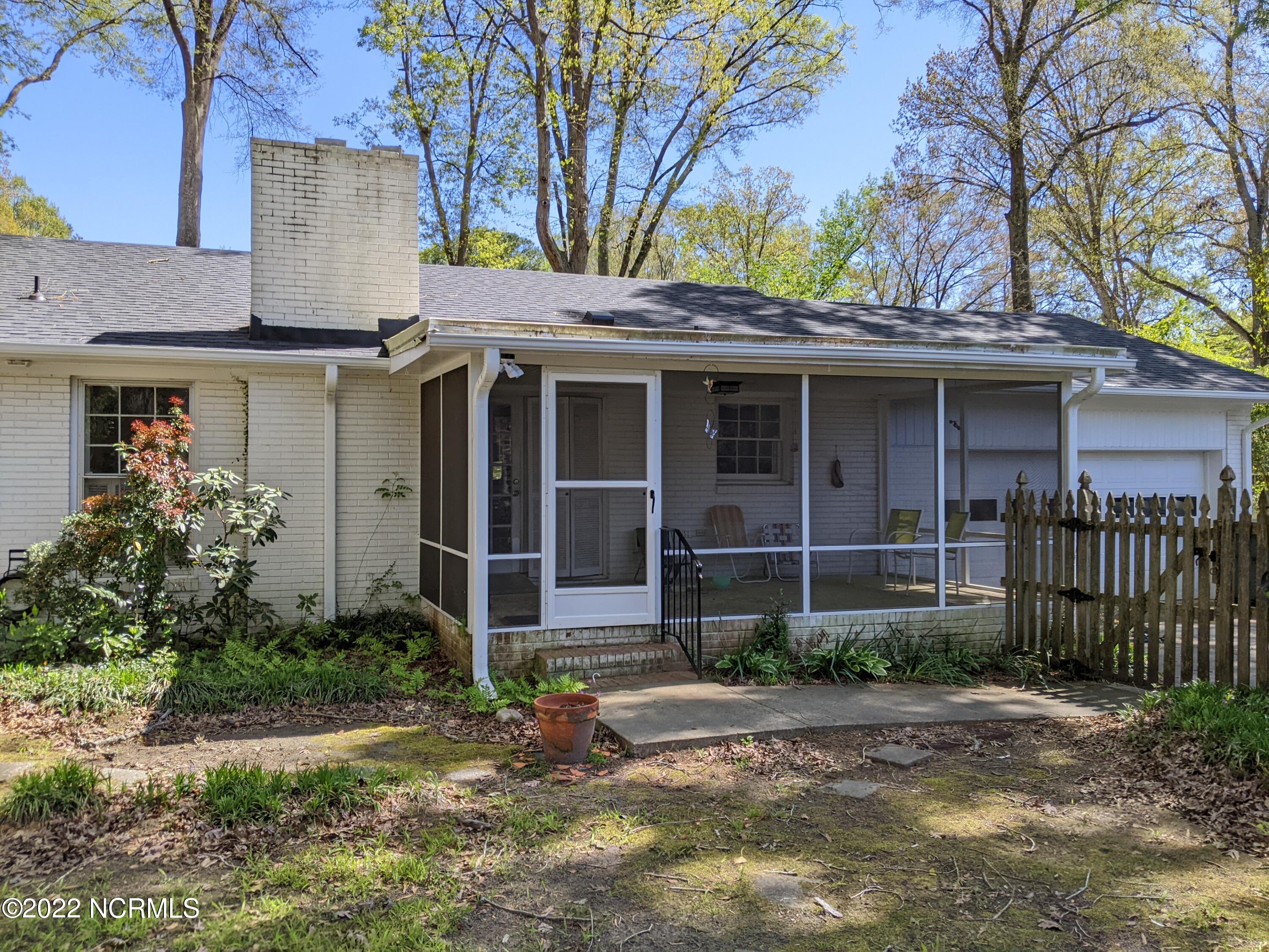 102 Crown Point Road Greenville, NC 27858 - Photo 8 of 44 PXL_20220410_183721104