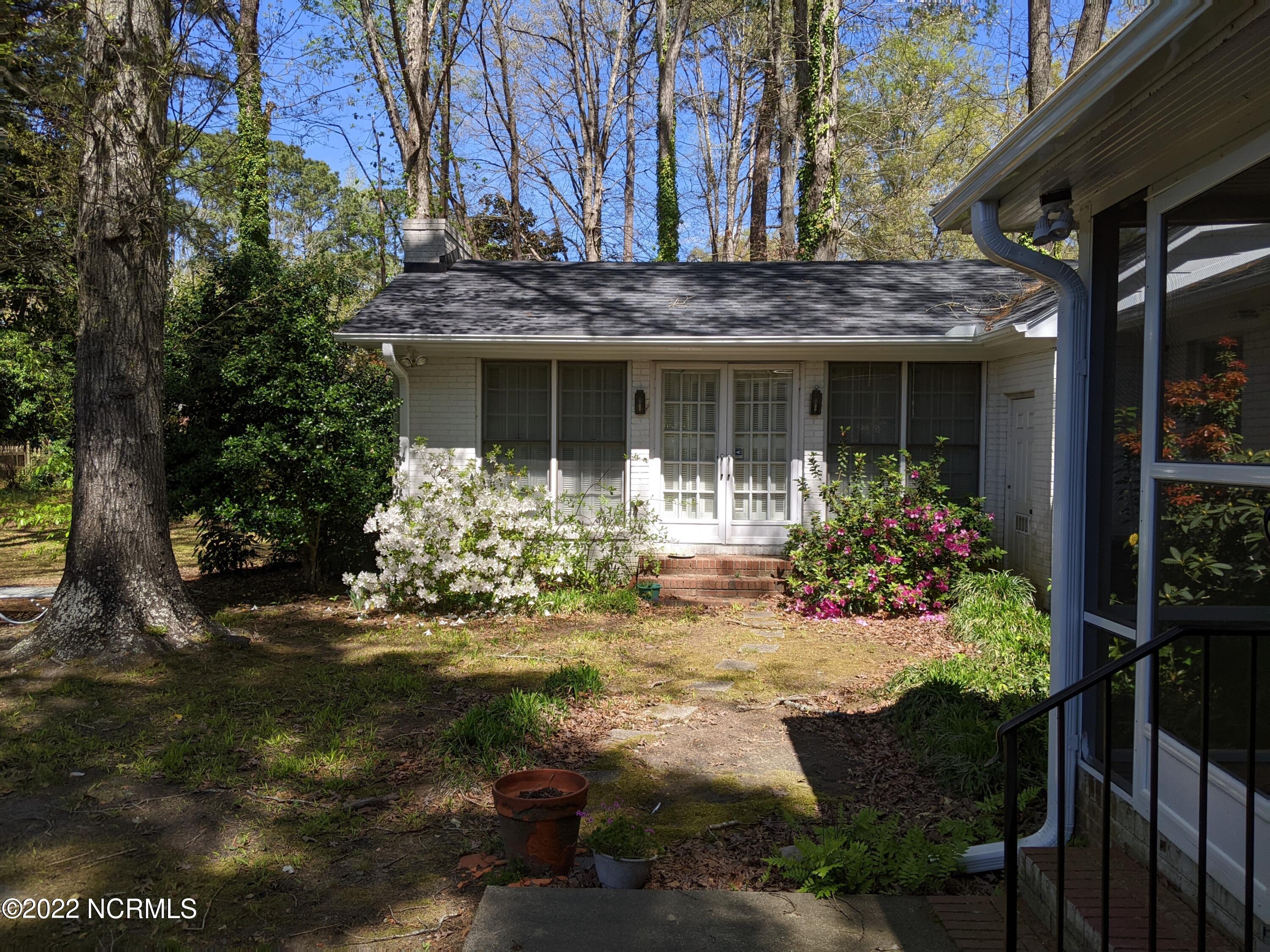 102 Crown Point Road Greenville, NC 27858 - Photo 9 of 44 PXL_20220410_183736163