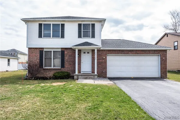 $1,695 | 325 Kaymar Drive, Unit 325/UPPER, Amherst, NY 14228