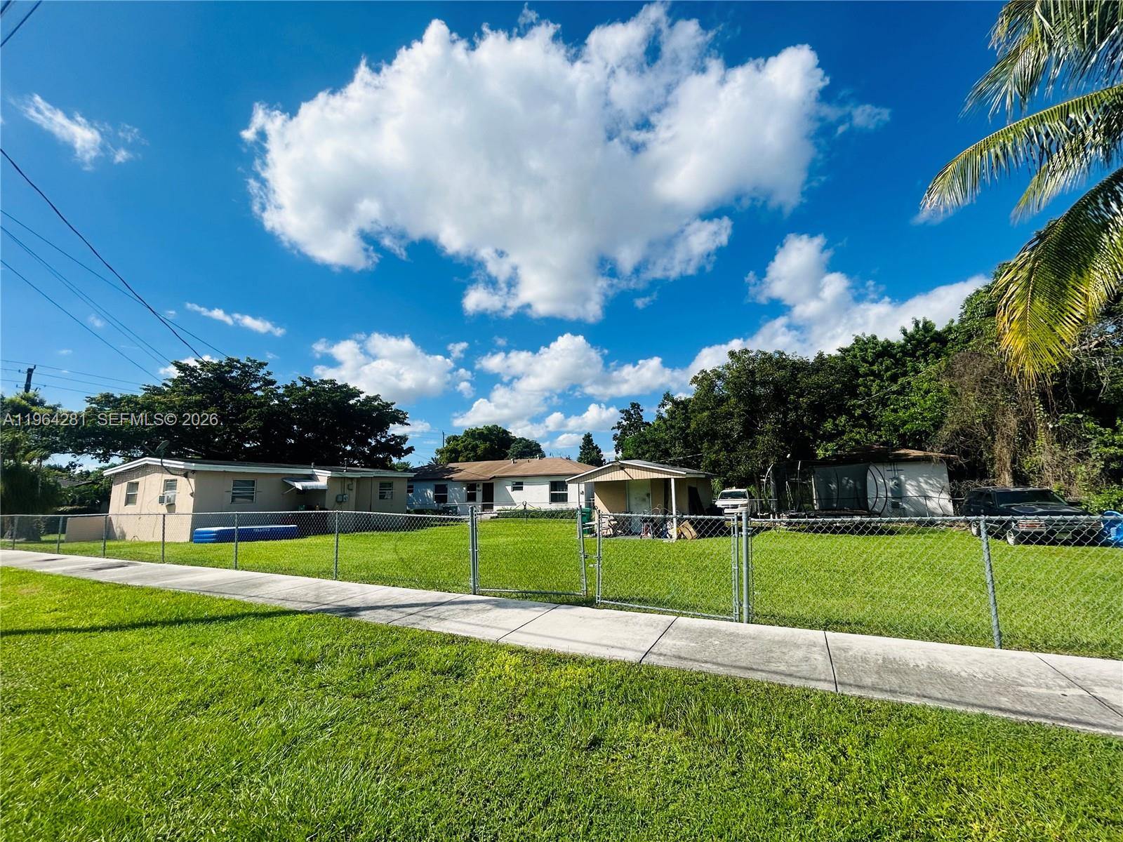 17645 Southwest 104th Avenue Miami, FL 33157 - Photo 8 of 10