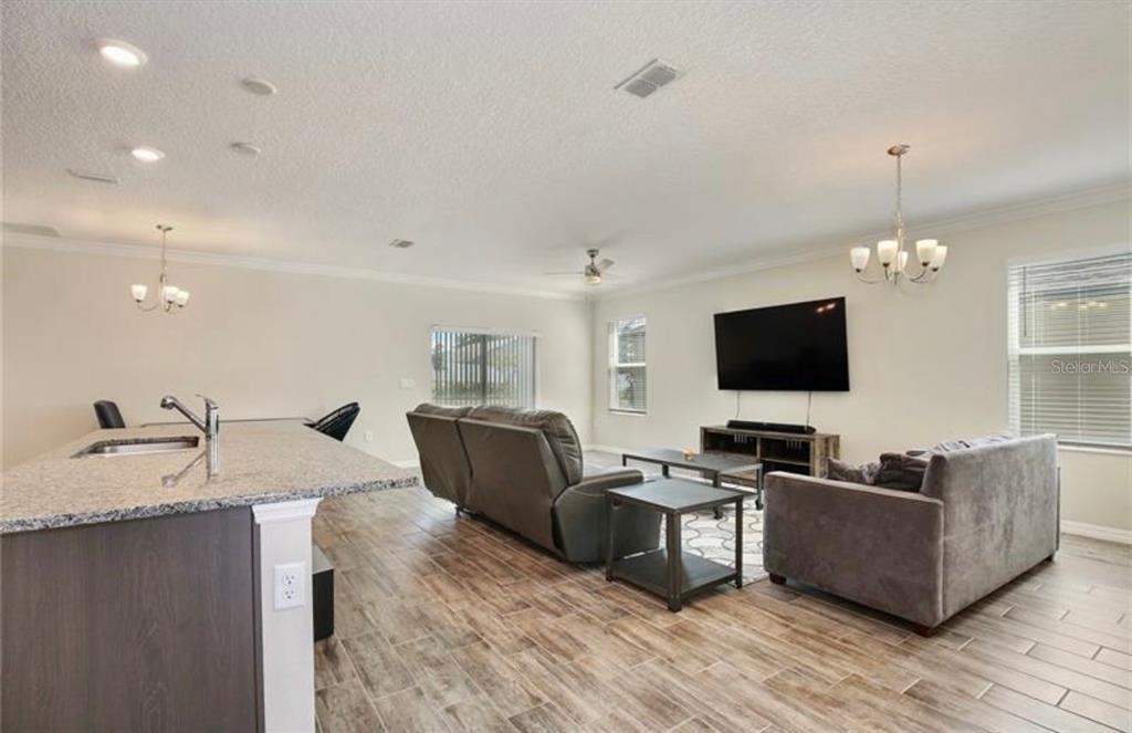 492 Pinecrest Loop Davenport, FL 33837 - Photo 11 of 22