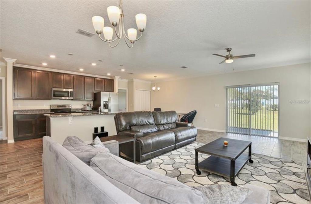 492 Pinecrest Loop Davenport, FL 33837 - Photo 8 of 22