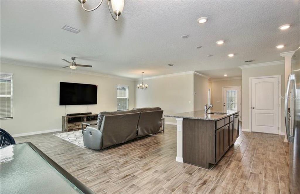 492 Pinecrest Loop Davenport, FL 33837 - Photo 9 of 22