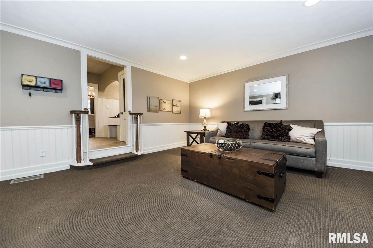 5043 North Prospect Road Peoria Heights, IL 61616 - Photo 9 of 24 Gallery Image 9