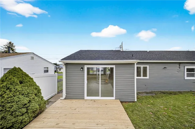 $241,500 | 215 Tower Avenue, Salina, NY 13206