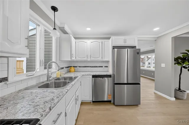 $241,500 | 215 Tower Avenue, Salina, NY 13206