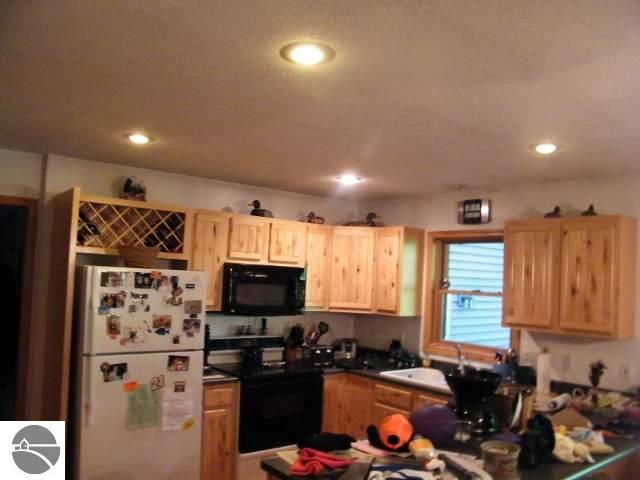 3155 King Road East Jordan, MI 49727 - Photo 14 of 25 1737294-13.JPG
