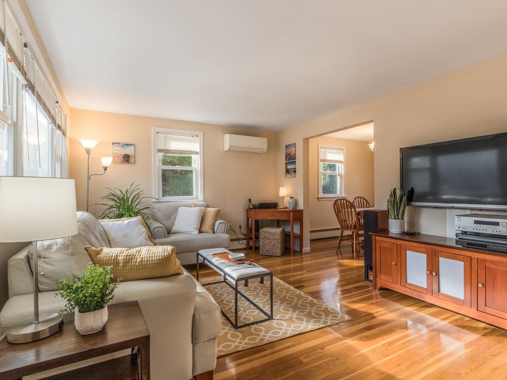 23 Charles Road, Unit 23 Winchester, MA 01890 - Photo 4 of 29 Gallery Image 4