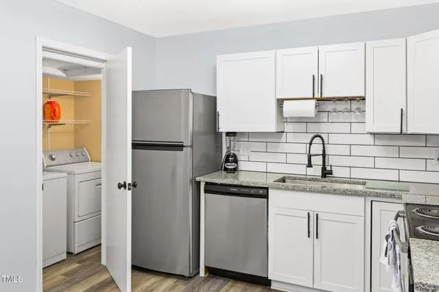 $260,000 | 1002 Willow Drive, Unit 107, Chapel Hill, NC 27514