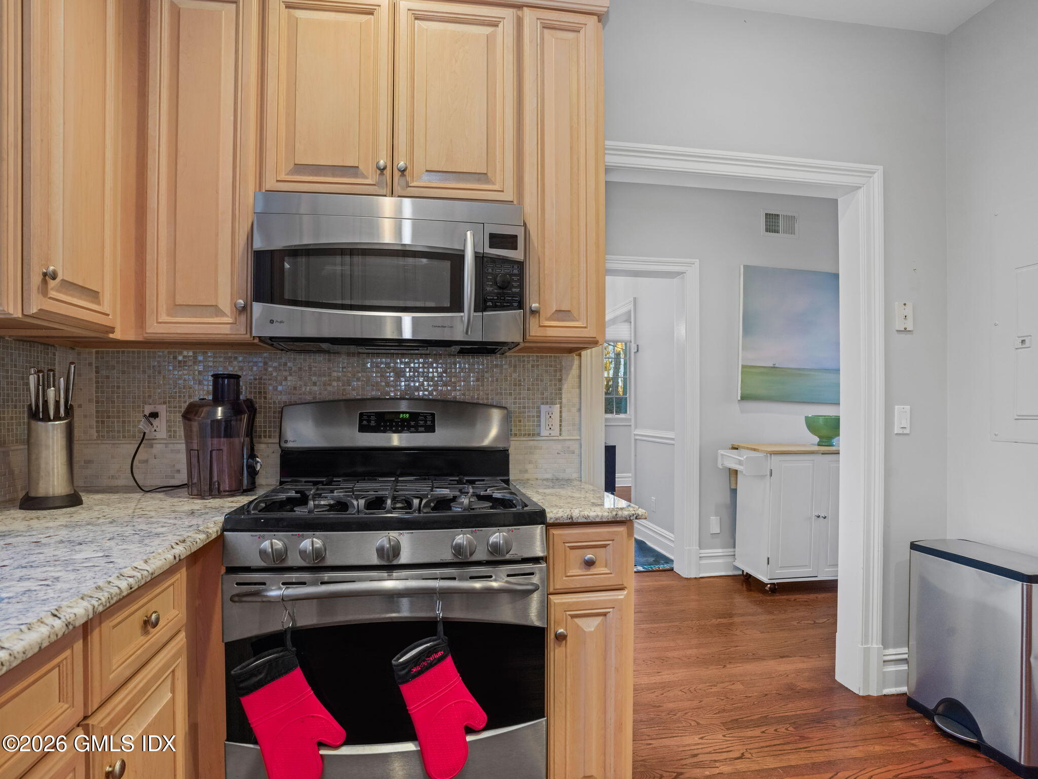 104 Ritch Avenue West, Unit 12 Greenwich, CT 06830 - Photo 9 of 24 14-web-or-mls-104-ritch-ave-w-unit-12