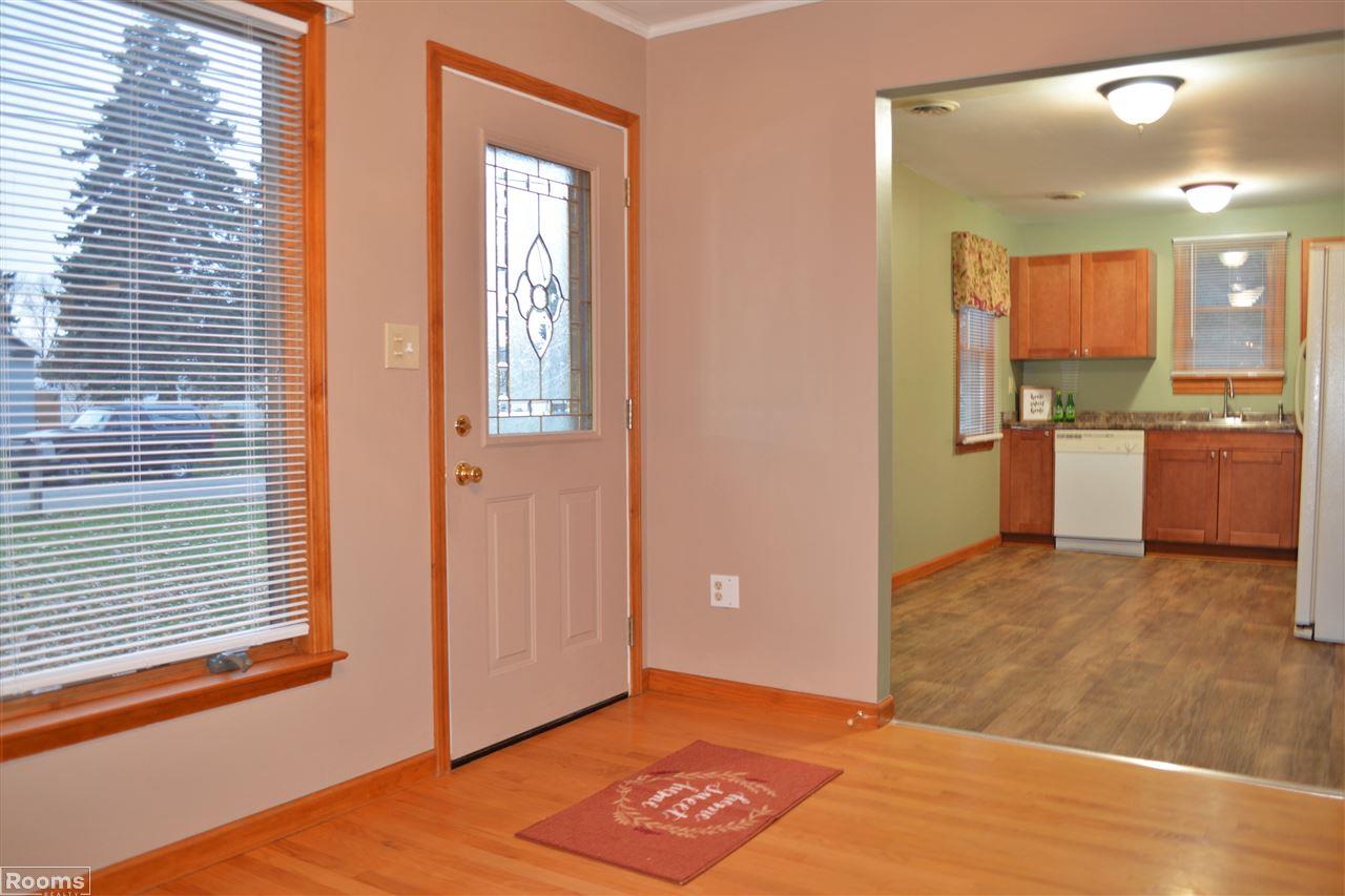 24651 Harrison Street Harrison, MI 48045 - Photo 4 of 19
