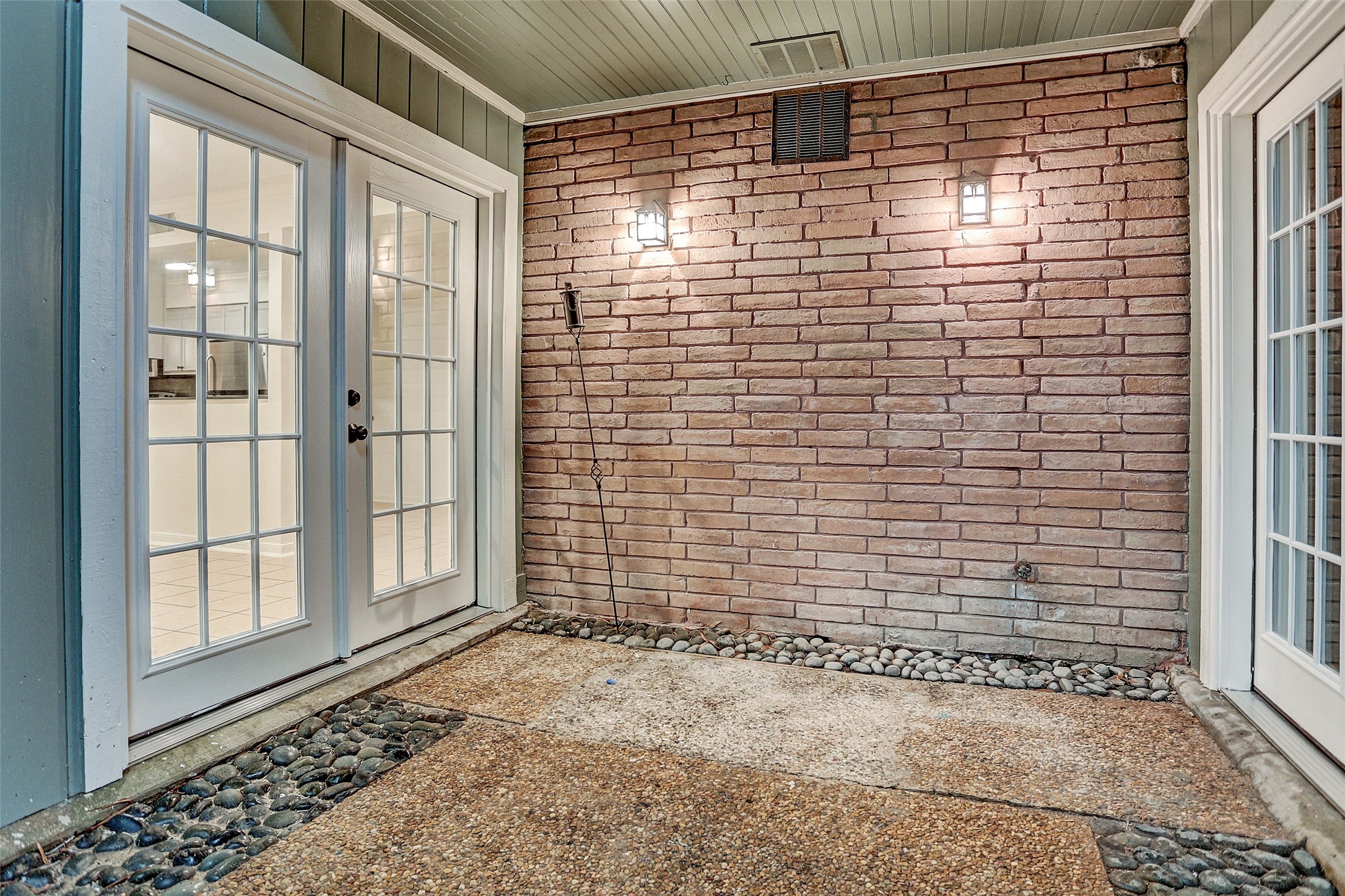 705 Harold Street, Unit 1 Houston, TX 77006 - Photo 16 of 16 a view of front door