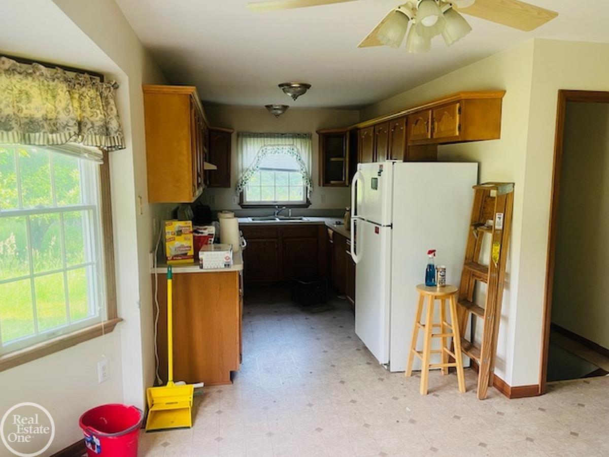 8953 Bricker Road Avoca, MI 48006 - Photo 5 of 22 50178113-8b775072-b39e-46d5-a675-39fe1fb92d93.JPG