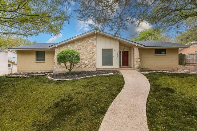 $334,500 | 128 Wooded Crest Drive, Woodway, TX 76712