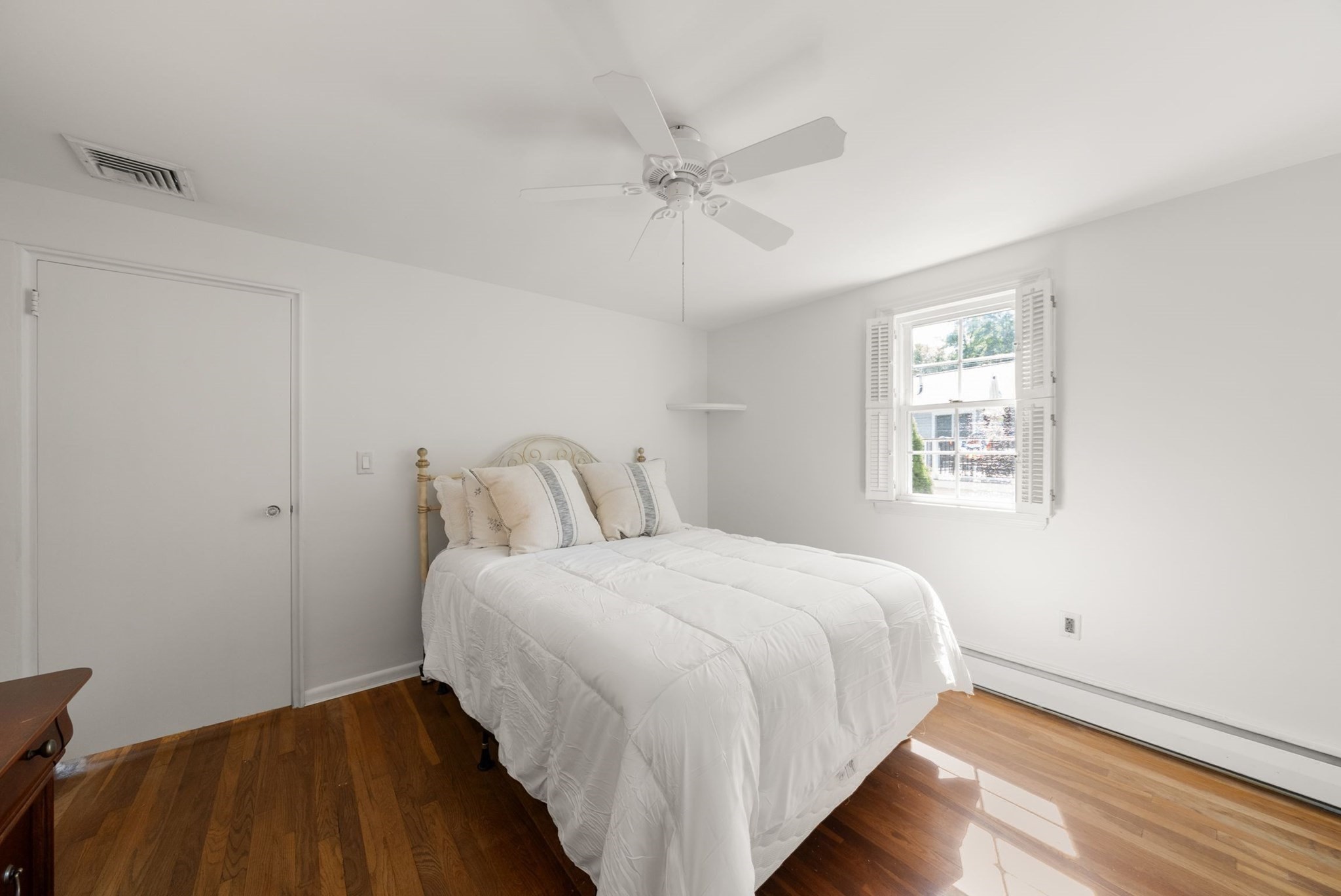4 Carson Road Woburn, MA 01801 - Photo 8 of 33 Gallery Image 8