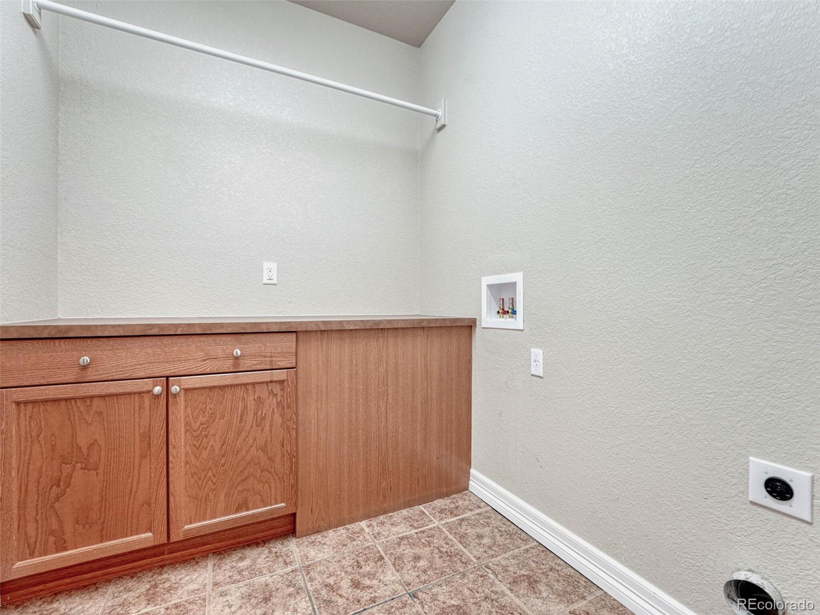 9741 Sunset Hill Circle Lone Tree, CO 80124 - Photo 16 of 43 a view of an empty room
