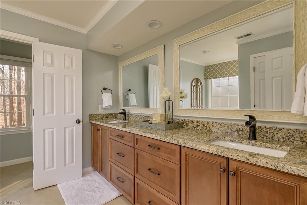 194 Wexham Road Winston-Salem, NC 27103 - Photo 14 of 29 Gallery Image 14