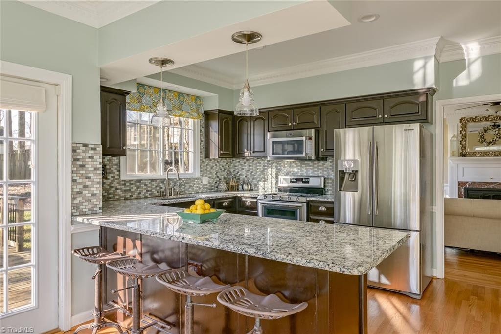 194 Wexham Road Winston-Salem, NC 27103 - Photo 3 of 29 Gallery Image 3