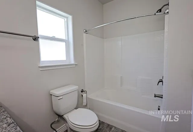 $359,900 | 407 Southwood Avenue West, Twin Falls, ID 83301