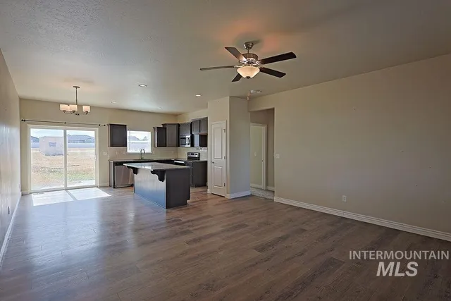 $359,900 | 407 Southwood Avenue West, Twin Falls, ID 83301