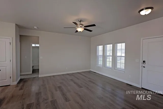 $359,900 | 407 Southwood Avenue West, Twin Falls, ID 83301