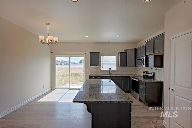 $359,900 | 407 Southwood Avenue West, Twin Falls, ID 83301