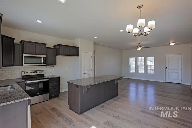 $359,900 | 407 Southwood Avenue West, Twin Falls, ID 83301