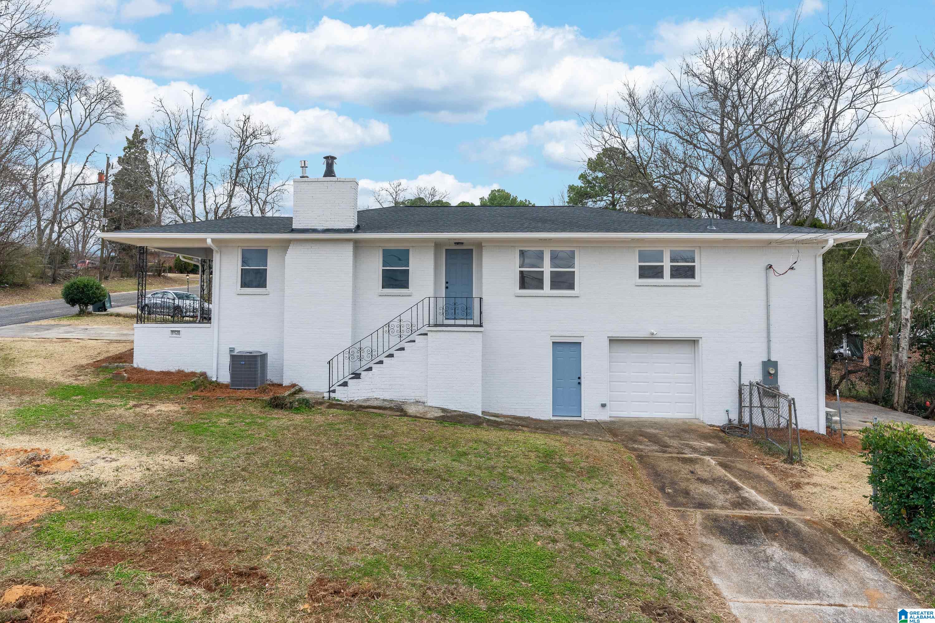 928 Center Place Southwest Birmingham, AL 35211 - Photo 2 of 35
