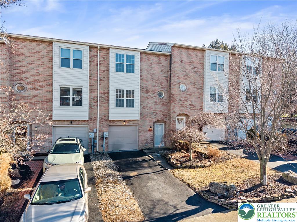 314 Ridgeview Drive Alburtis, PA 18011 - Photo 2 of 22