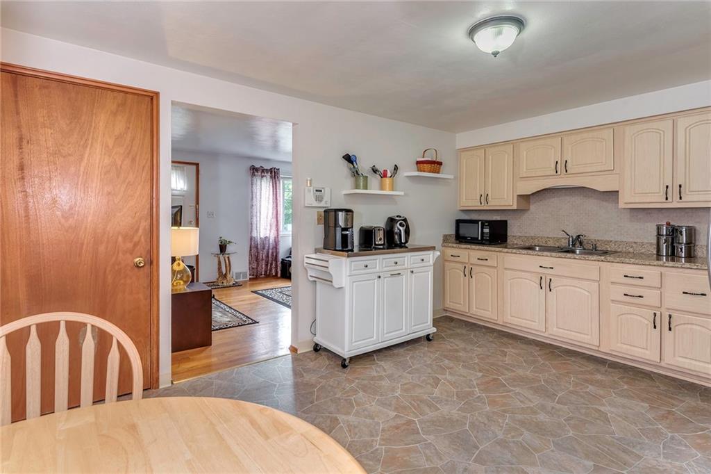 773 Hamil Road Verona, PA 15147 - Photo 9 of 25 Gallery Image 9