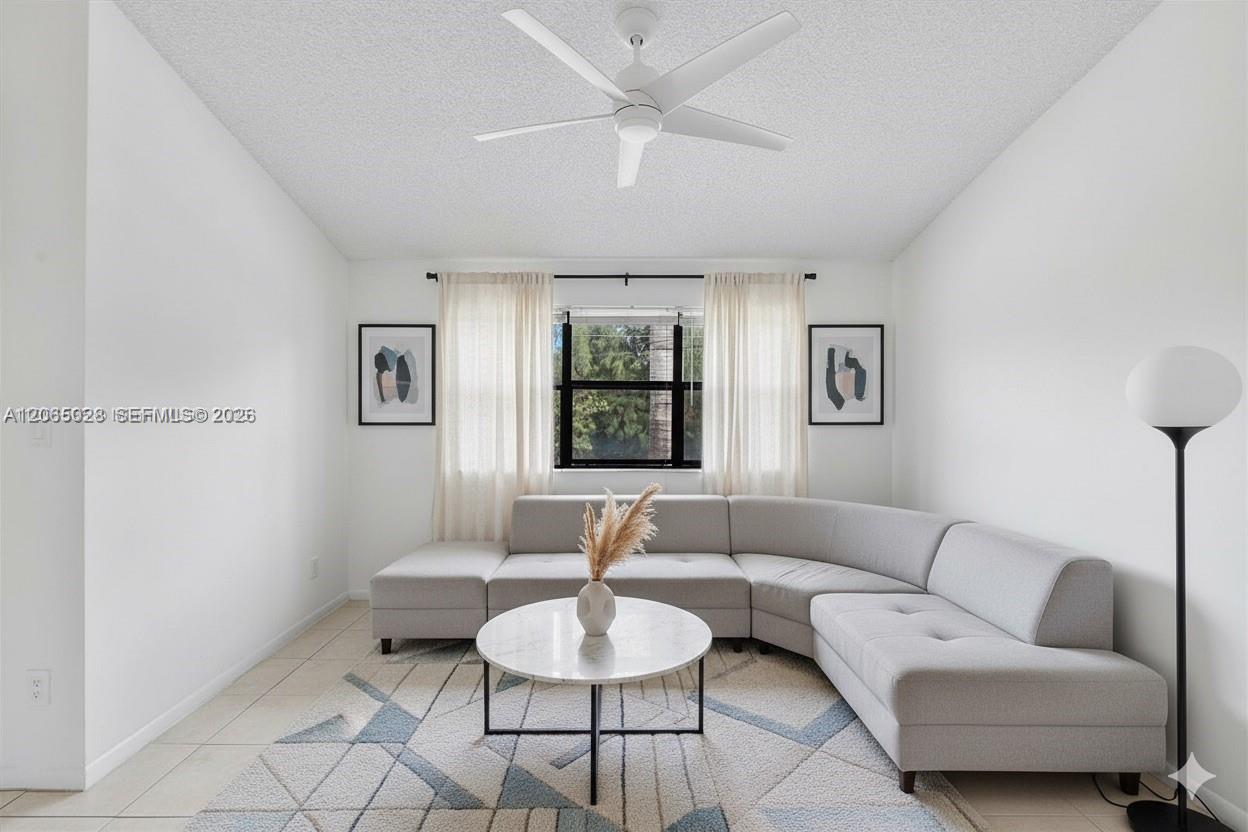 610 South Park Road, Unit 351 Hollywood, FL 33021 - Photo 6 of 26 VIRTUALLY STAGED