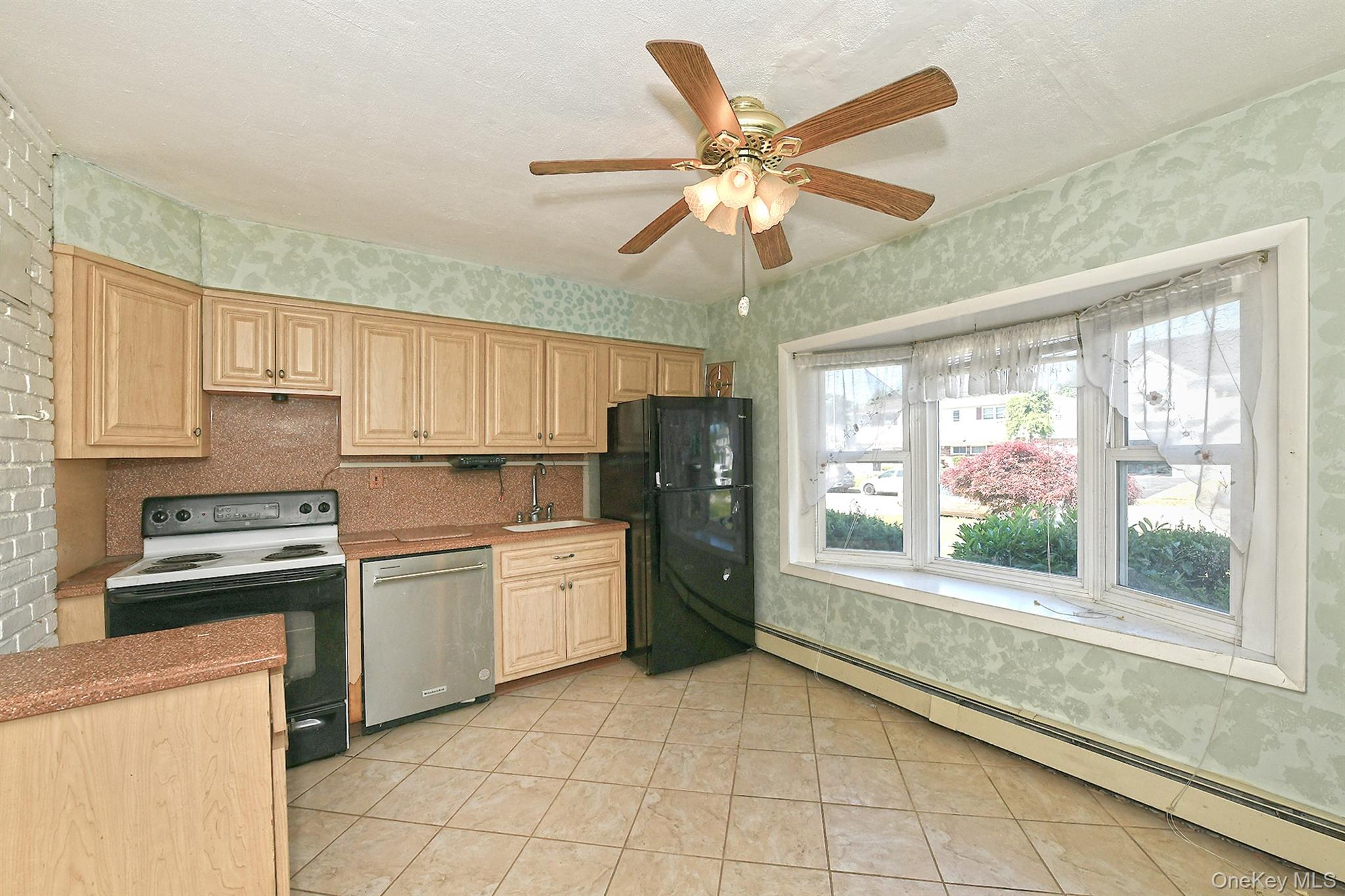 34 Prentice Road Levittown, NY 11756 - Photo 5 of 20