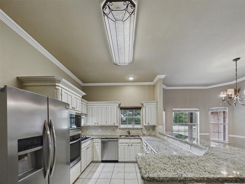 616 West Walcott Street Pilot Point, TX 76258 - Photo 13 of 36 Gallery Image 13