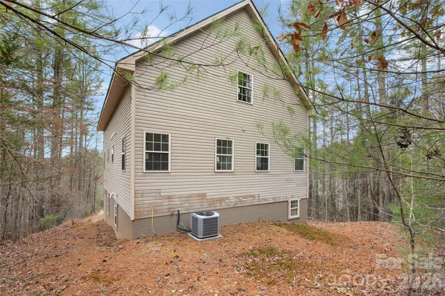 $335,000 | 109 Tumblebug Trail Road, Flat Rock, NC 28731