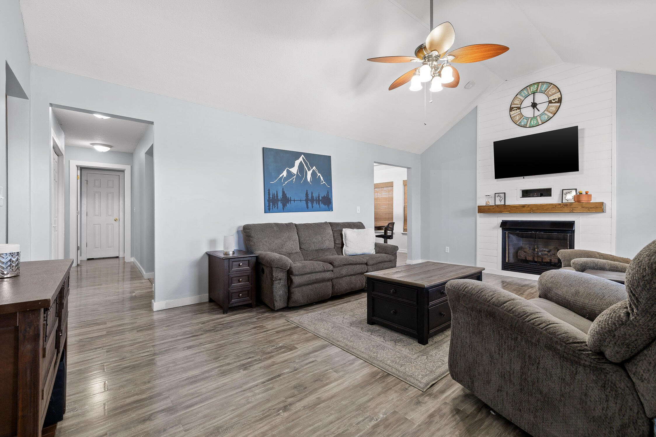 982 Van Dell Drive Rock Spring, GA 30739 - Photo 4 of 27 Van Dell-3