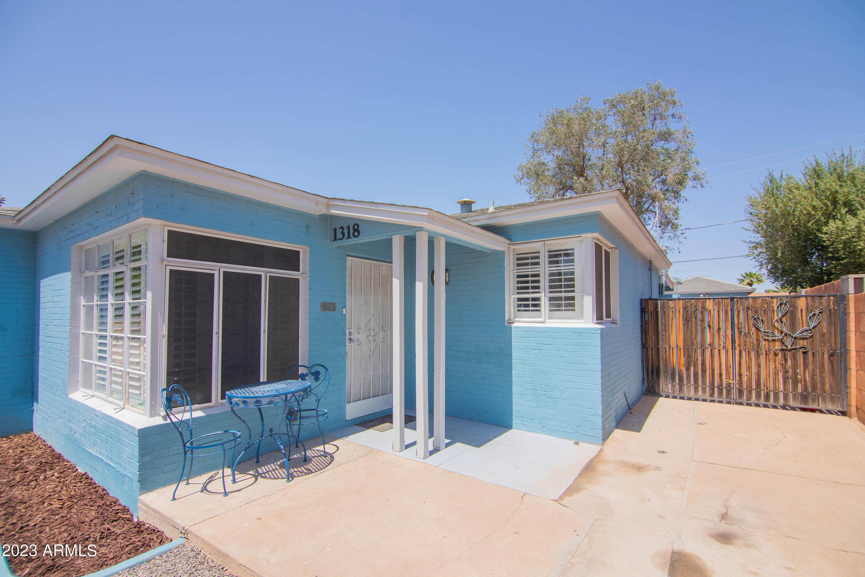 1318 East Granada Road Phoenix, AZ 85006 - Photo 2 of 38 a house view with a outdoor space