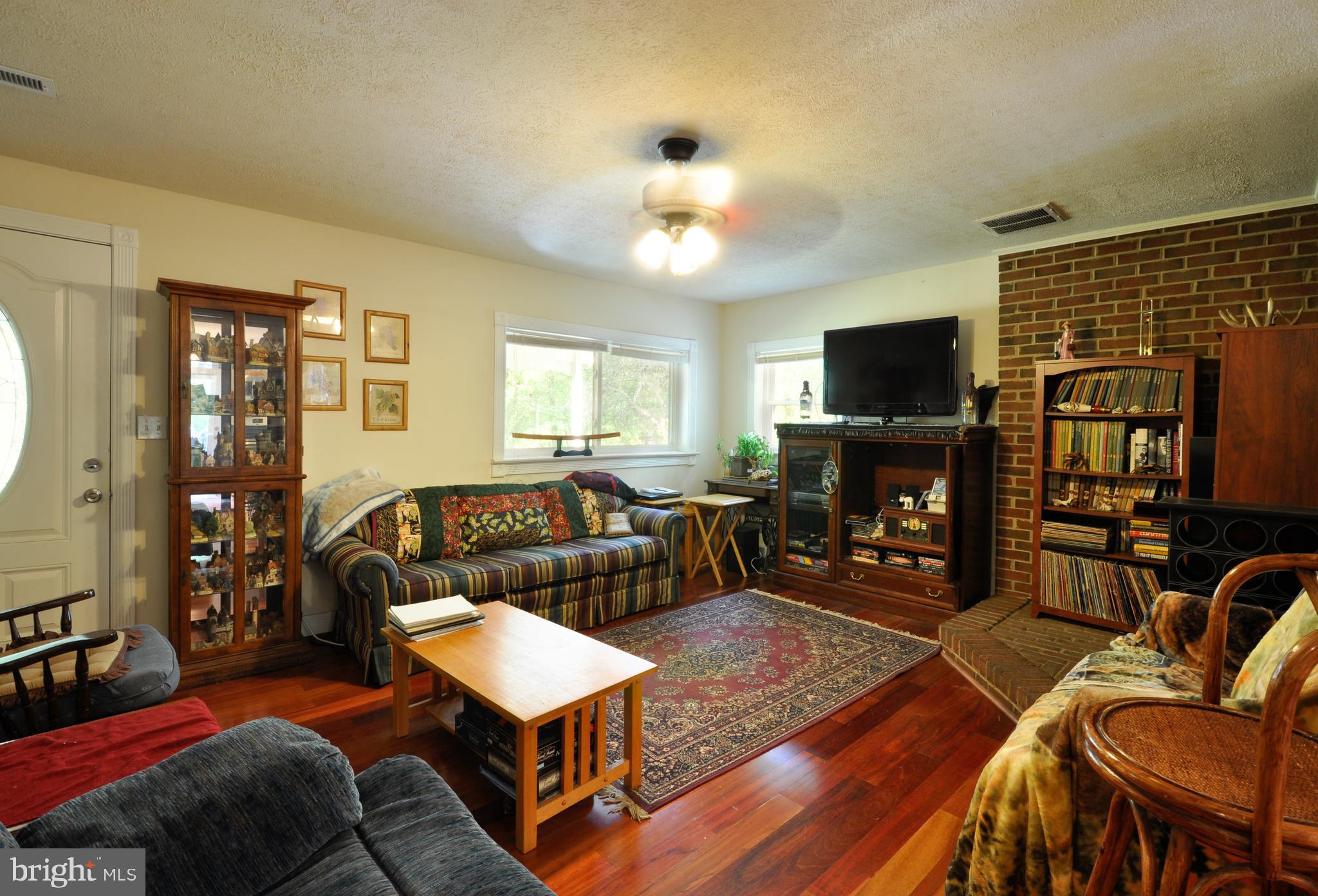 276 Richards Ferry Road Fredericksburg, VA 22406 - Photo 12 of 38 Living Room