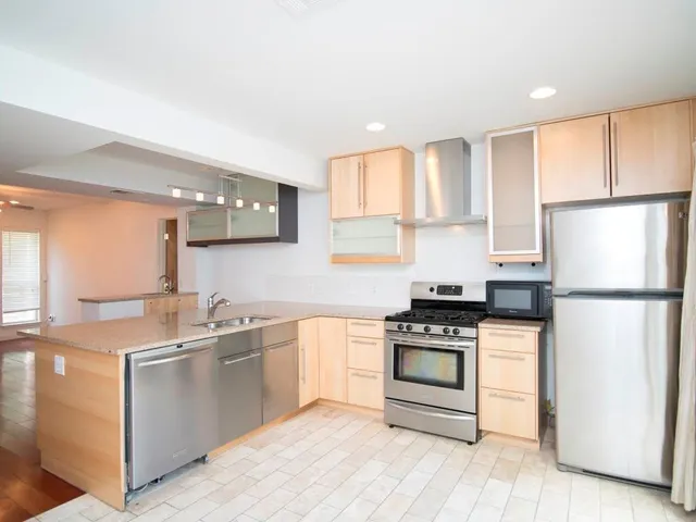 $1,890 | 1906 Woodland Avenue, Unit A, Austin, TX 78741