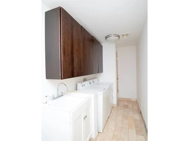 $1,890 | 1906 Woodland Avenue, Unit A, Austin, TX 78741