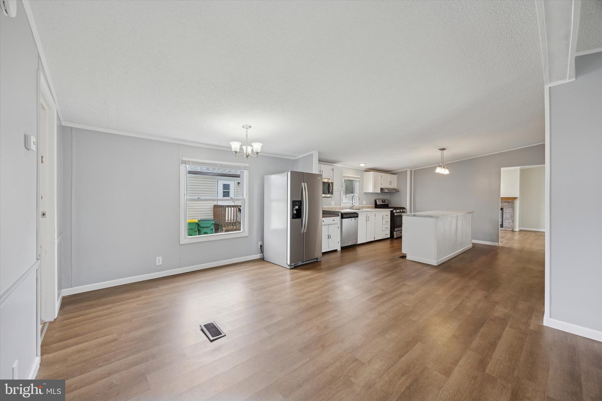 528 Vincent Lane, Unit 103 Bear, DE 19701 - Photo 5 of 16 Dining Area off Kitchen and Living Room